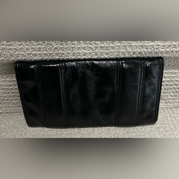 ✨ LIKE NEW ✨ Michael Kors Black Patent Leather Double Buckle Clutch - Picture 2 of 4